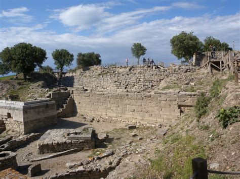 cerco troia|I LUOGHI: Troia: tra mito e realtà – Associazione Rotta di Enea